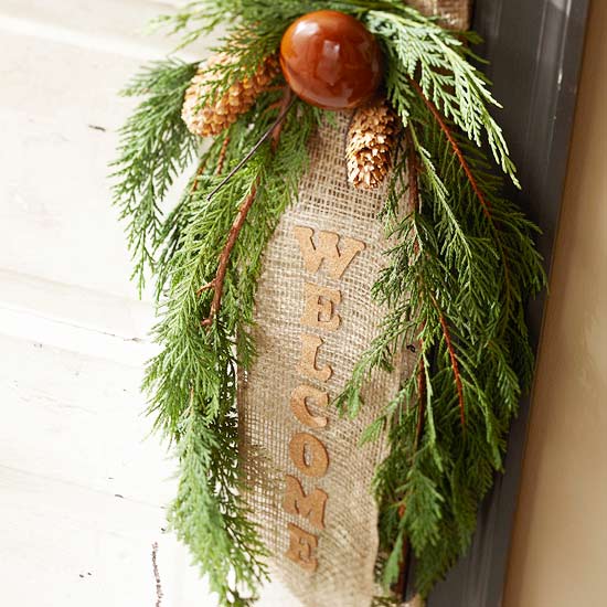 DIY festive holiday decorating door knob evegreens cones
