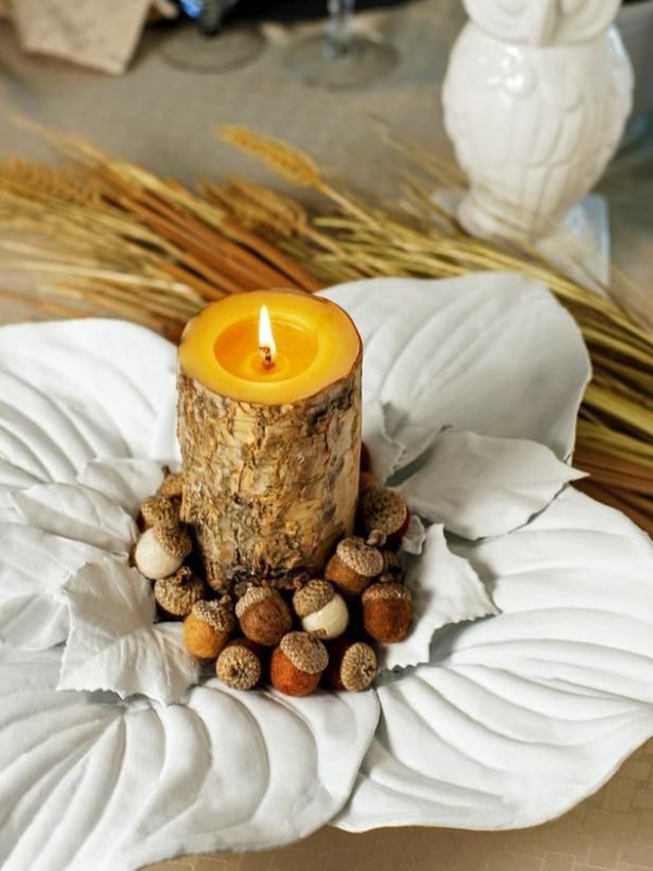 DIY senterpiece candle acorns