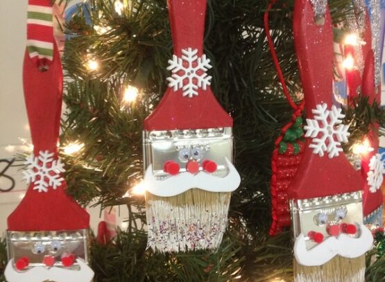 Santa-Claus-Christmas-decorations-DIY-tree-ornaments-paint-brush