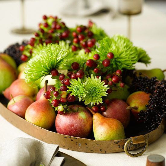 Thanksgiving decorating ideas fruits centerpieces apples pairs