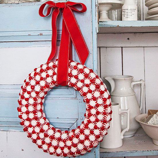 creative holiday decorating ideas door wreath red white peppermint