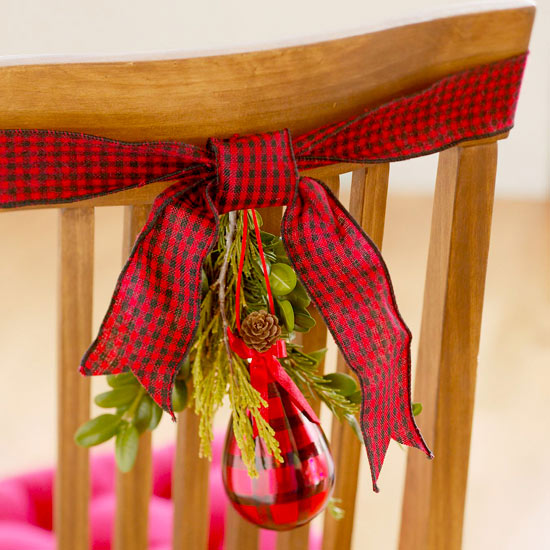 easy Christmas decoration ideas wide ribbon ornament chair