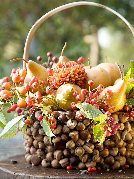 stylish thanksgiving decoration ideas acorn basket apples pears flowers