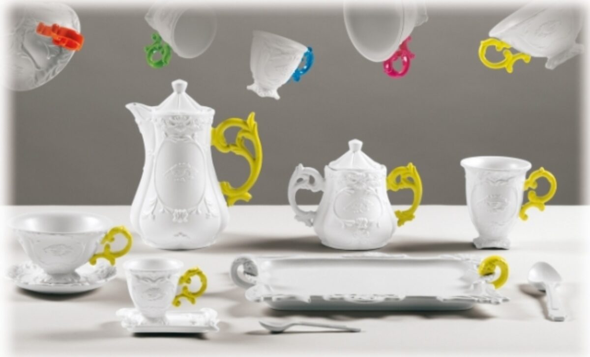 White/Fucsia SELETTI I‐Wares Set with Coloured Handle Porcelain 