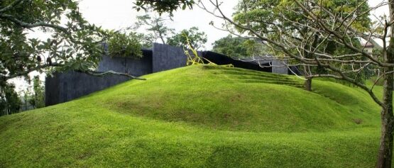 modern-architecture-design-casa-altamira-Joan-Puigcorbé