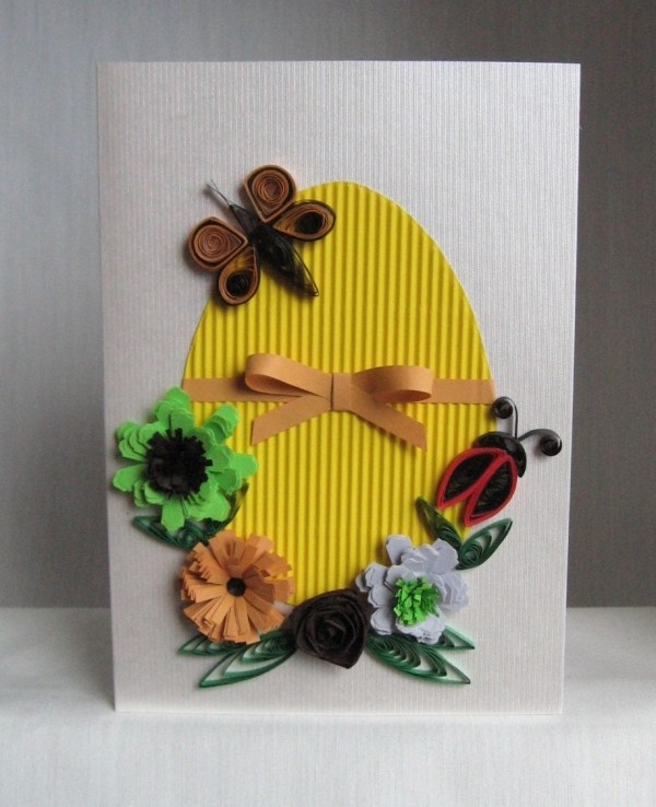 DIY greeting cards design ideas yellow egg and flowers