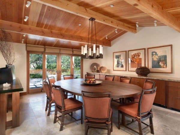 East Bay dining room interior