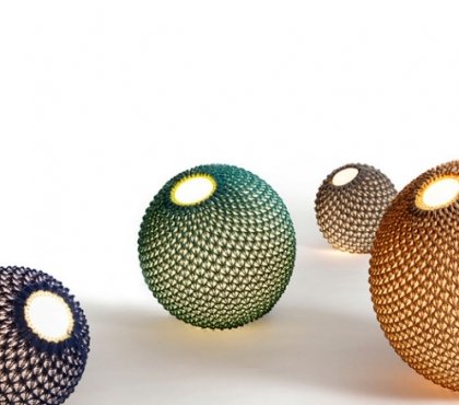 Modern-lighting- fixtures-knitted-by-Ariel-Zuckerman-tradition-and-modern-design