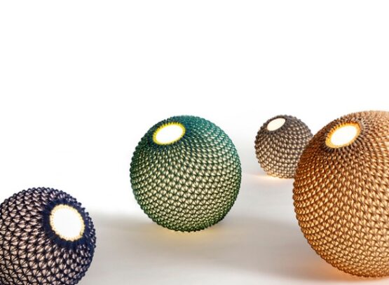 Modern-lighting- fixtures-knitted-by-Ariel-Zuckerman-tradition-and-modern-design
