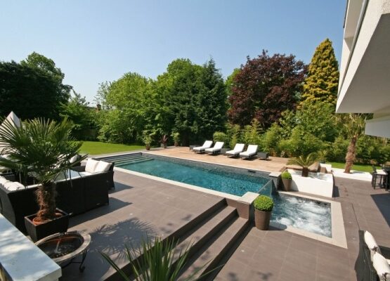 beautiful-swimming-pool-waterfall-feature-Oxted-England