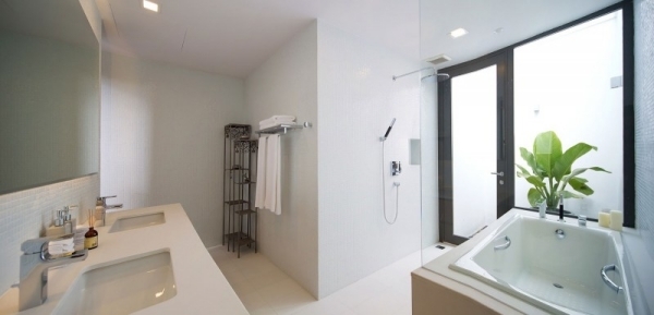 fuschia-villa-contemporary-minimalis-bathroom design ideas