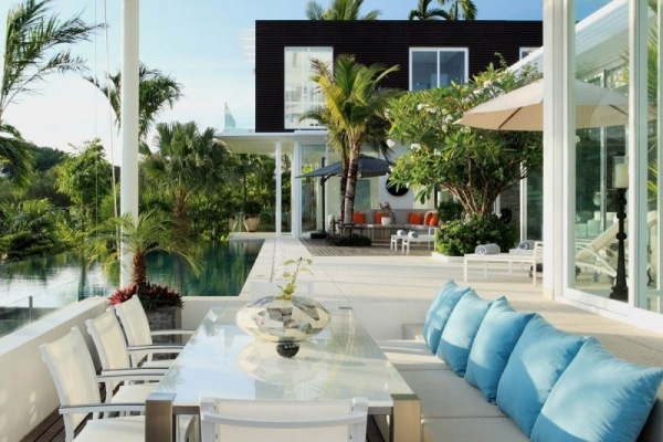 luxury oceanfront villa Thailand outdoor dining area