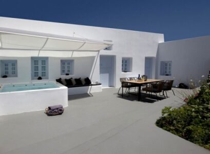 renovated-holiday-villa-Anemolia-Greece-mplusm-the-courtyard