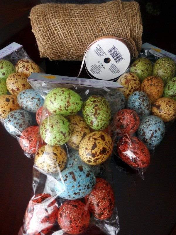 DIY easter garlands colorful plastic eggs 