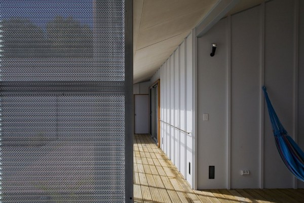 Diamond Beach House courtyard sliding screens privacy and sun protection