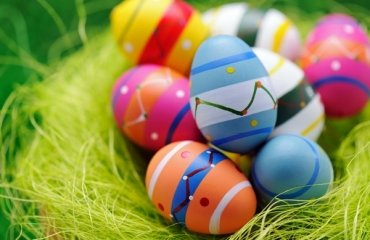 Easter-eggs-decoration-ideas-bright-colors