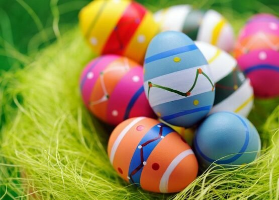 Easter-eggs-decoration-ideas-bright-colors