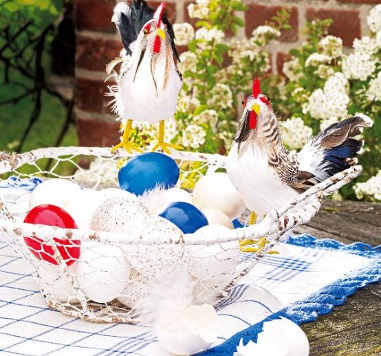 Easter-eggs-decoration-ideas-creative-table-centerpiece-eggs-in-basket