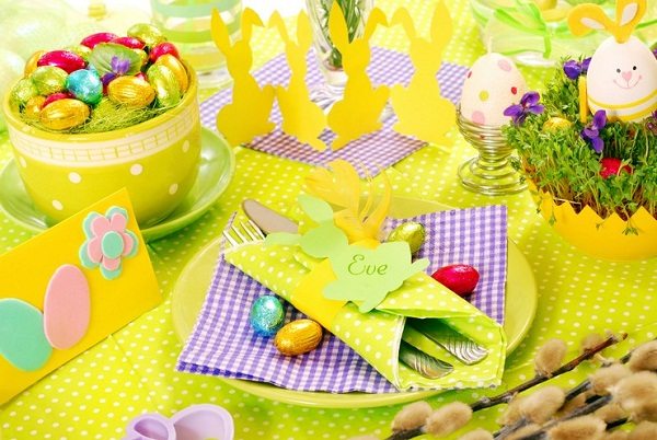 Fun easter crafts table setting and centerpiece bright yellow 