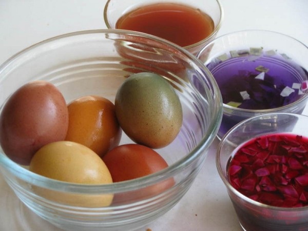 beautiful naturally dyed eggs easter holiday decoration crafts