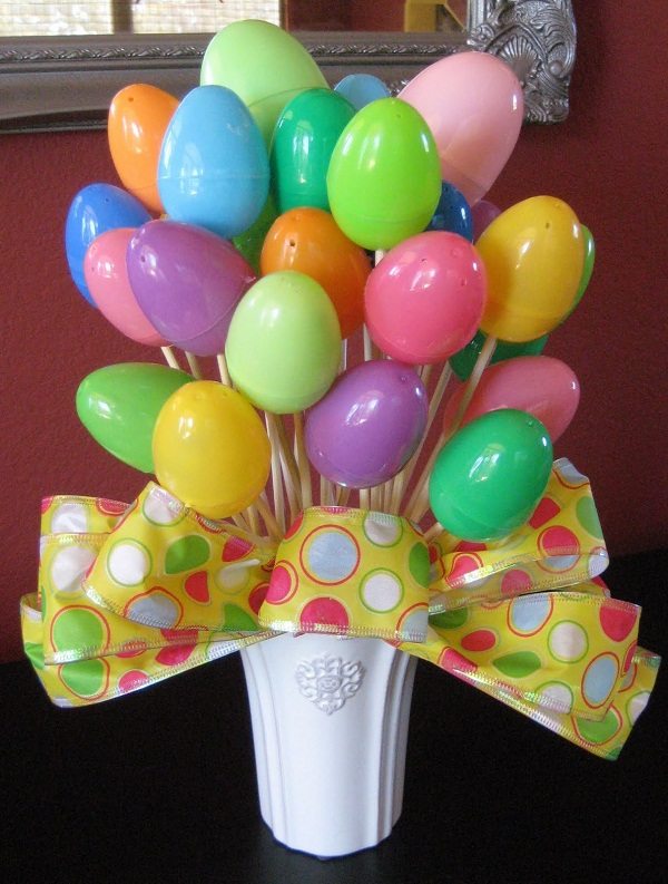 colorful-easter-table-centerpiece-eggs-vase-ribbon