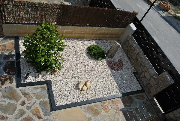 contemporary home rock garden minimalist design rocks gravel composition