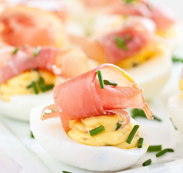 easter party menu ideas deviled eggs with prosciutto