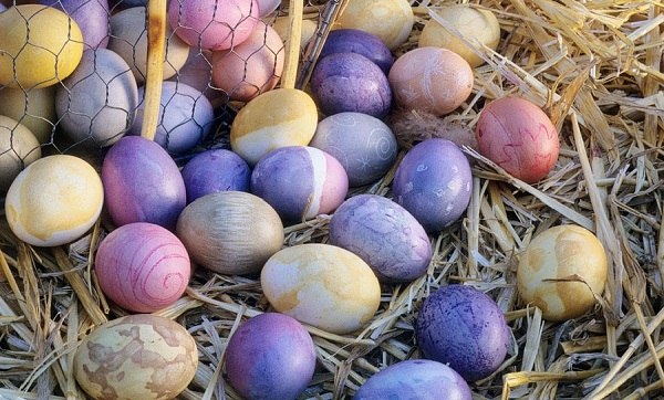 holiday decoration ideas ingredients natural dye easter eggs