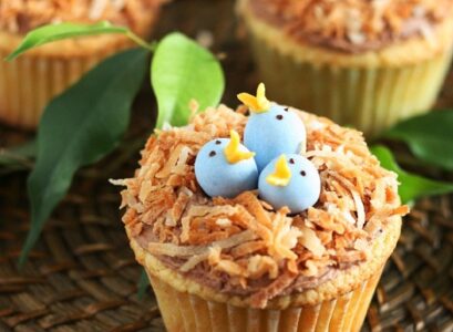 holiday-sweet-treats-birds-nest-cupcakes