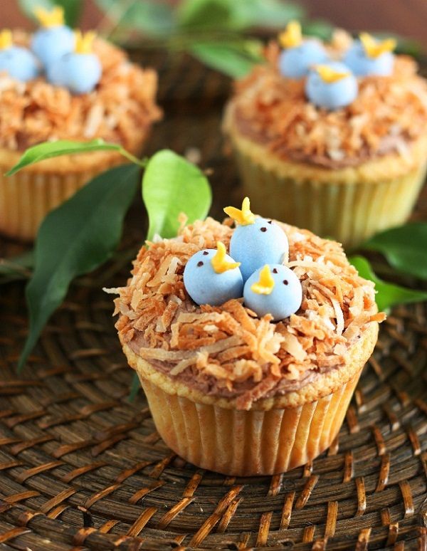 holiday sweet treats birds nest cupcakes
