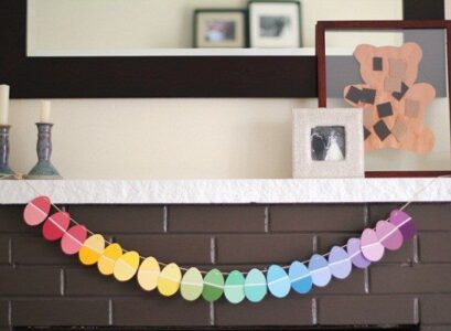 homemade-paint-chips-easter-egg-garland-mantel-decoration-ideas