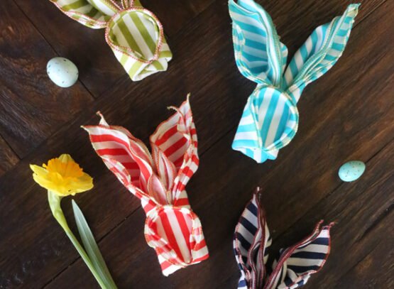 how-to-fold-Bunny-Napkins-easter-table-decoration