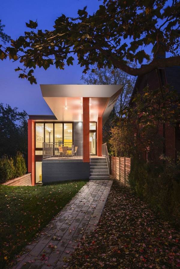 minimalist small house architecture Stacey Turley Residence Kariouk