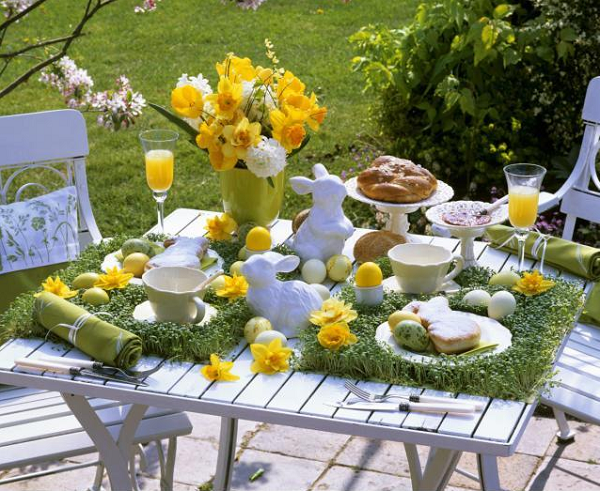 outdoor easter table setting party decoration spring tulip centerpiece