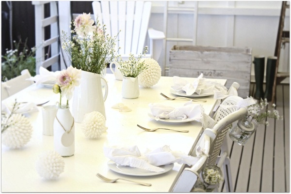 elegant diner table setting white chic napkin