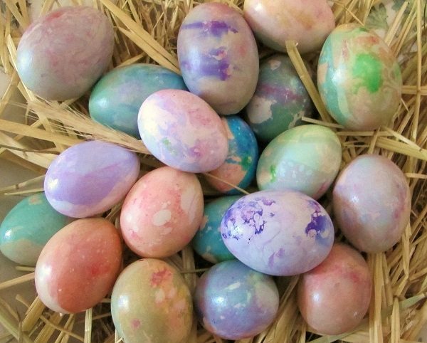how to make marbleized easter eggs 