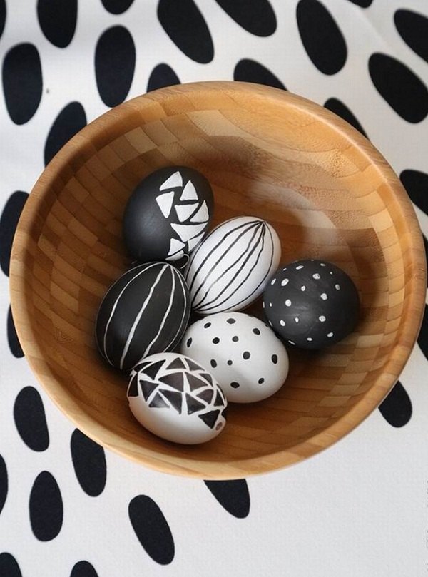 Black and white Easter eggs decoration