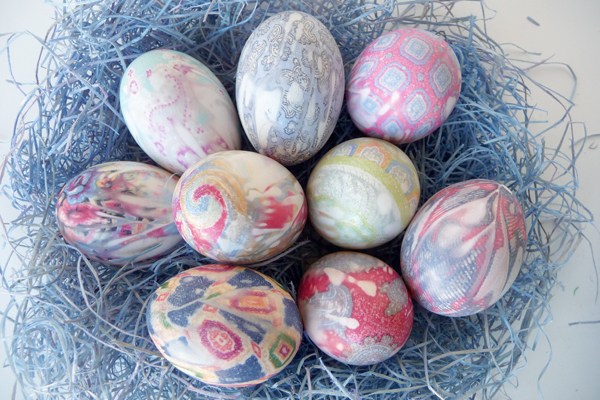 DIY easter egg decorating ideas silk tie dyed eggs easy holiday crafts