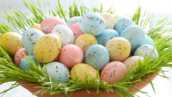 DIY easter home decorating ideas speckled eggs