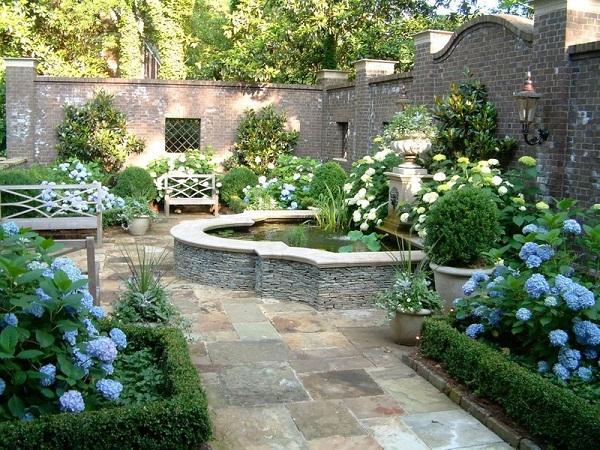 English style garden design high stone wall