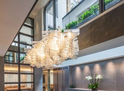 Modern-dining-room-ideas-high-gloss-dining-table-pendant-lighting-fixtures-Mayfair House