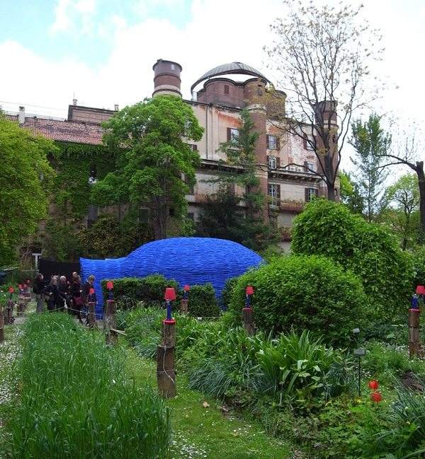 creative art installations Botanical garden Milan