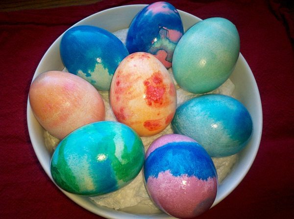 easter decoration ideas marbleized eggs safe ingredients