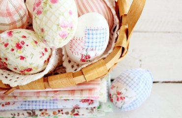 easy-easter-crafts-paper-fabric-wrapped-eggs-colorful-holiday-decoration