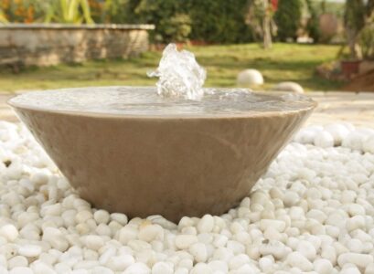 garden-decoration-accents-fountain-pebbles