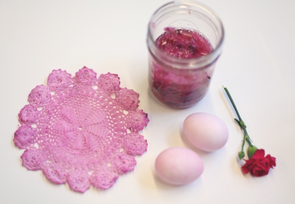 how to dye easter eggs with natural dyes tutorial pictures