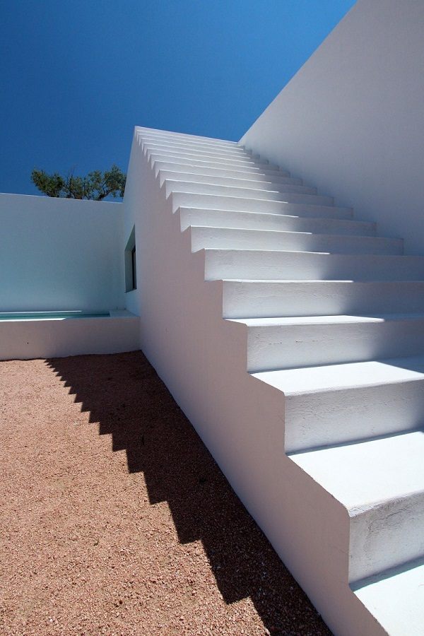 massive outdoor stairs without railings