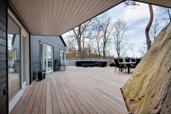 modern house exterior backyard deck terrace vila skipas