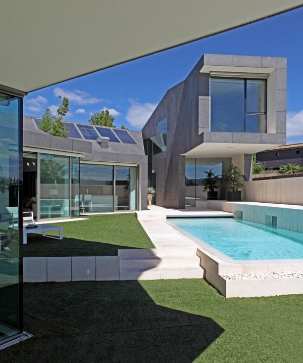 modern minimalist architecture garden pool pebbles House C