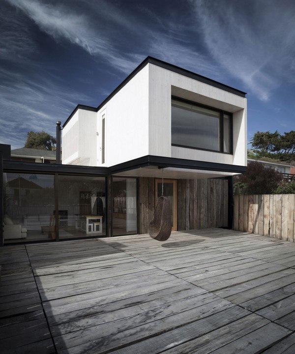 modern minimalist house architecture patio deck privacy garden fence M House